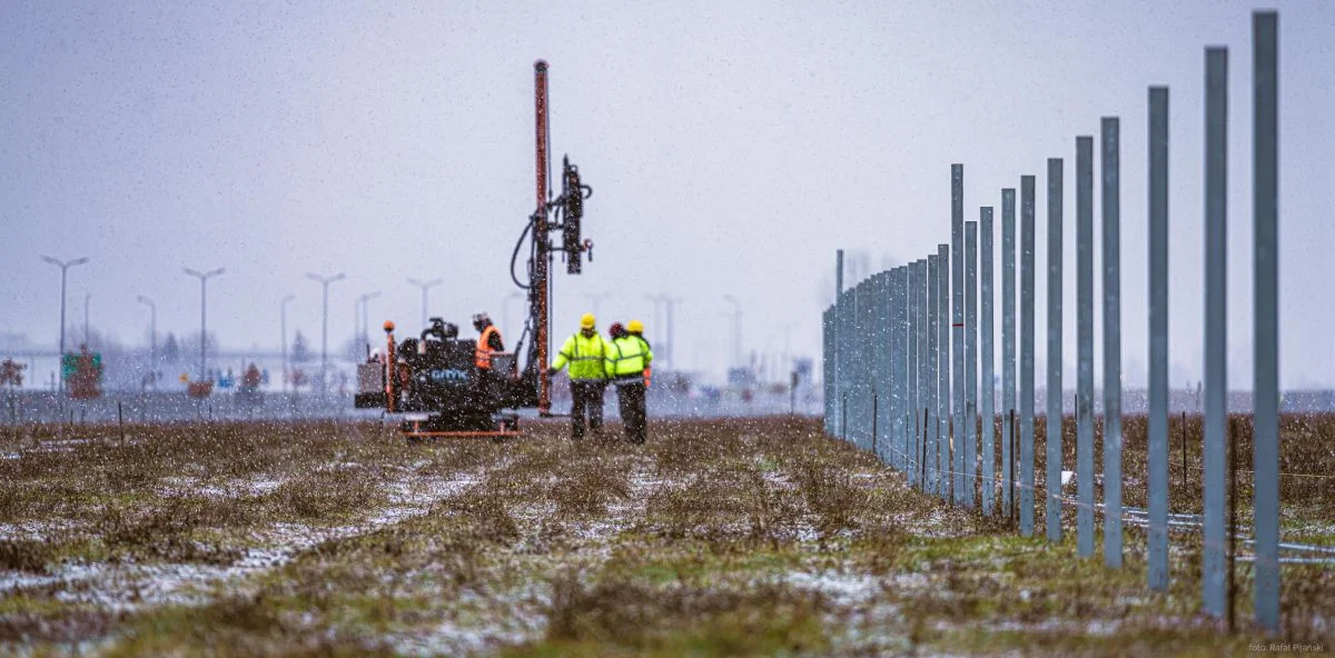 Budowa farmy fotowoltaicznej we Wrześni. Na terenie zakładu Volkswagen Poznań