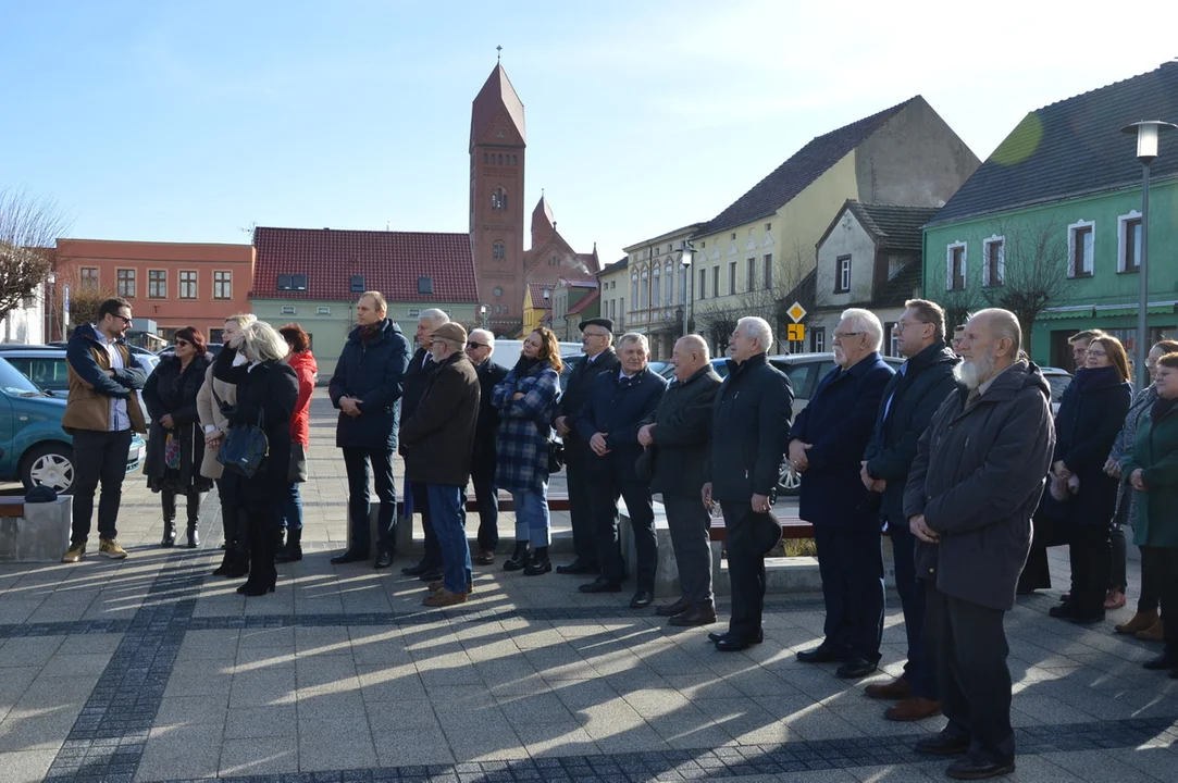 Otwarcie rynku w Jutrosinie z udziałem przedstawicieli samorządów, wojewody i parlamentu