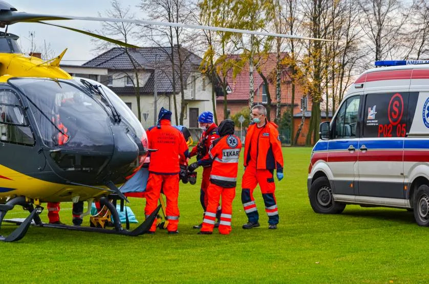 Brakuje ratowników w karetkach jarocińskiego pogotowia. Do pacjentów jeżdżą strażacy