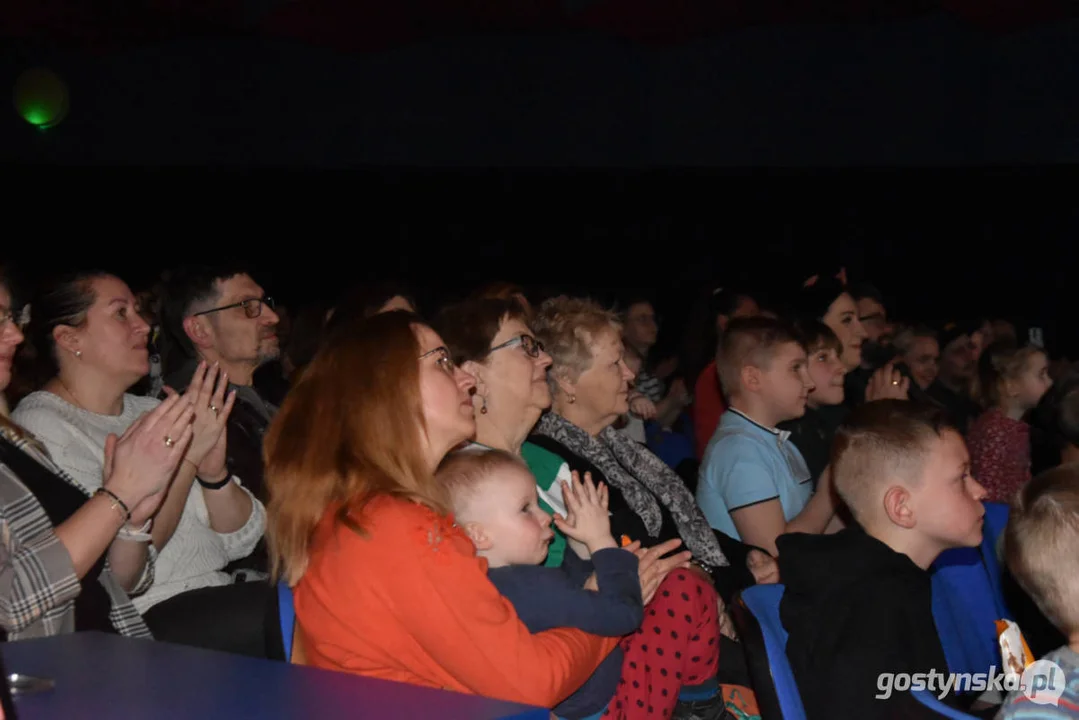 Przedstawienie "O Rybaku i Złotej Rybce" w GOK Hutnik