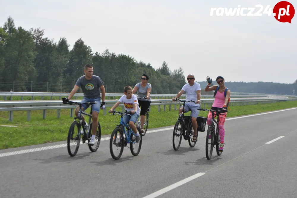 Rowerzyści, rolkarze i piesi opanowali S5 (ZDJĘCIA Z 2014 ROKU)