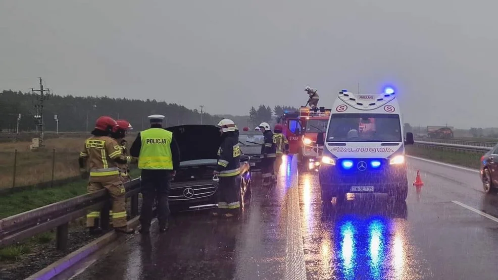 Woda w tunelu, przewrócone drzewo i kolizja na S5. Interwencje strażaków w czasie ulewy - Zdjęcie główne