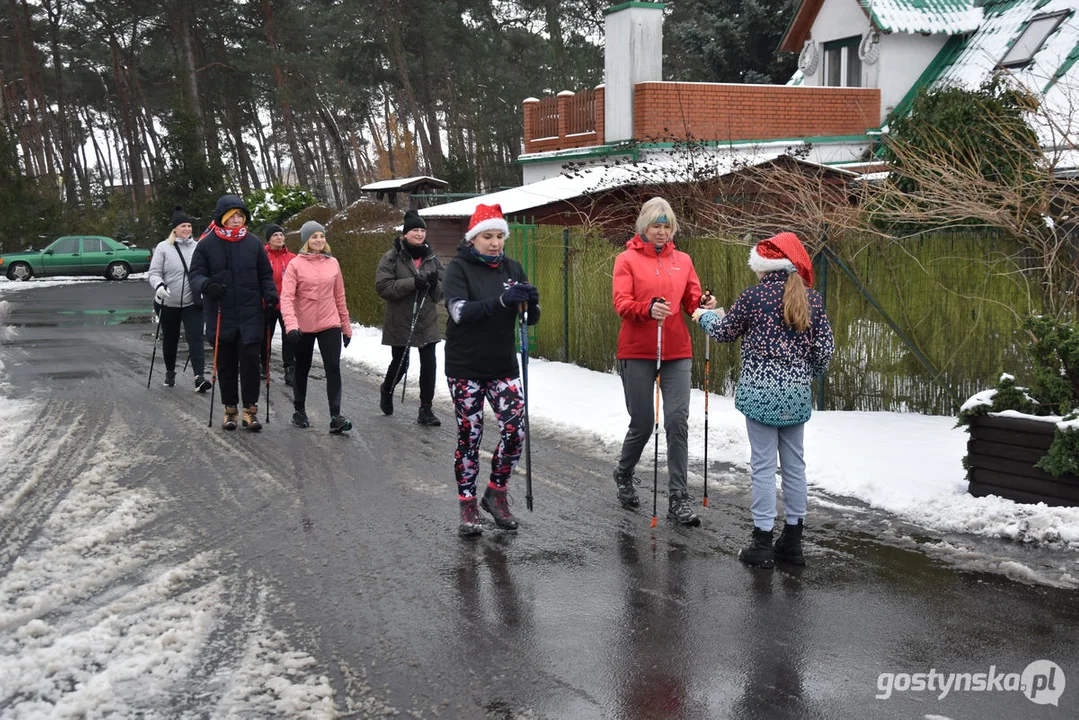 Mikołajkowy Charytatywny Marsz Nordic Walking „Idziemy dla Julki”