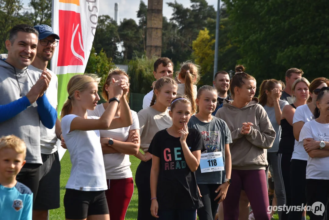 II Rodzinny Festiwal Biegowy w Gostyniu. Bieżnię opanowały dzieci