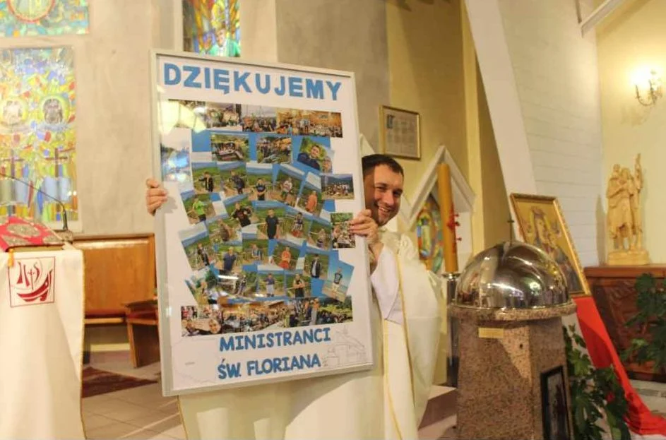 Niezwykłe pożegnanie wikariusza z parafii św. Floriana w Pleszewie [ZDJĘCIA, WIDEO] - Zdjęcie główne