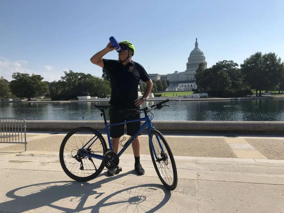 Burmistrz Jarocina poleciał do Waszyngtonu. Pierwszy dzień spędził na wycieczce rowerowej po stolicy Stanów Zjednoczonych [ZDJĘCIA] - Zdjęcie główne