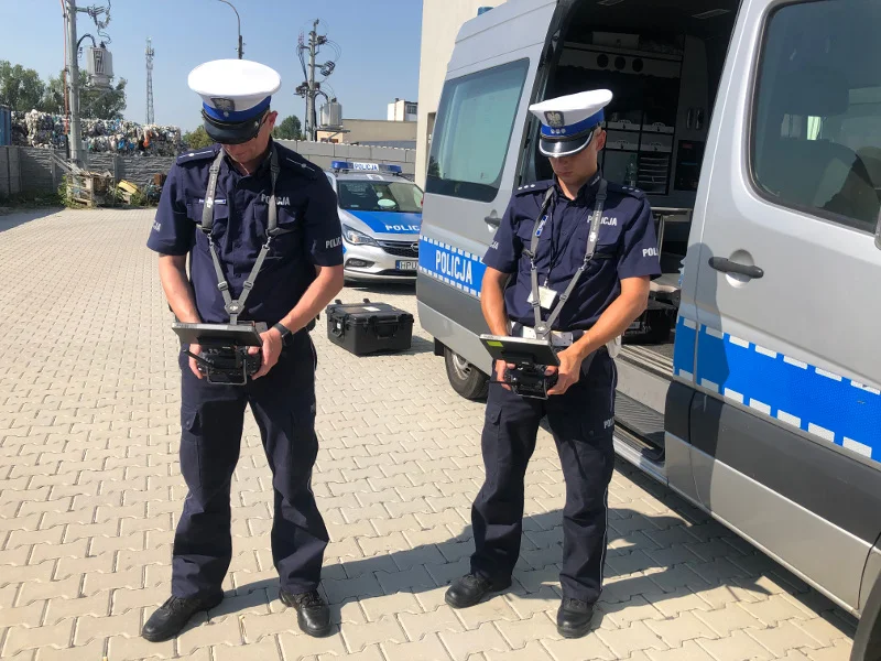 Policyjny dron monitorował zachowania kierowców w powiecie rawickim
