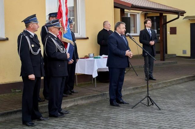 Uroczyste przekazanie samochodu strażackiego dla OSP Nowa Wieś