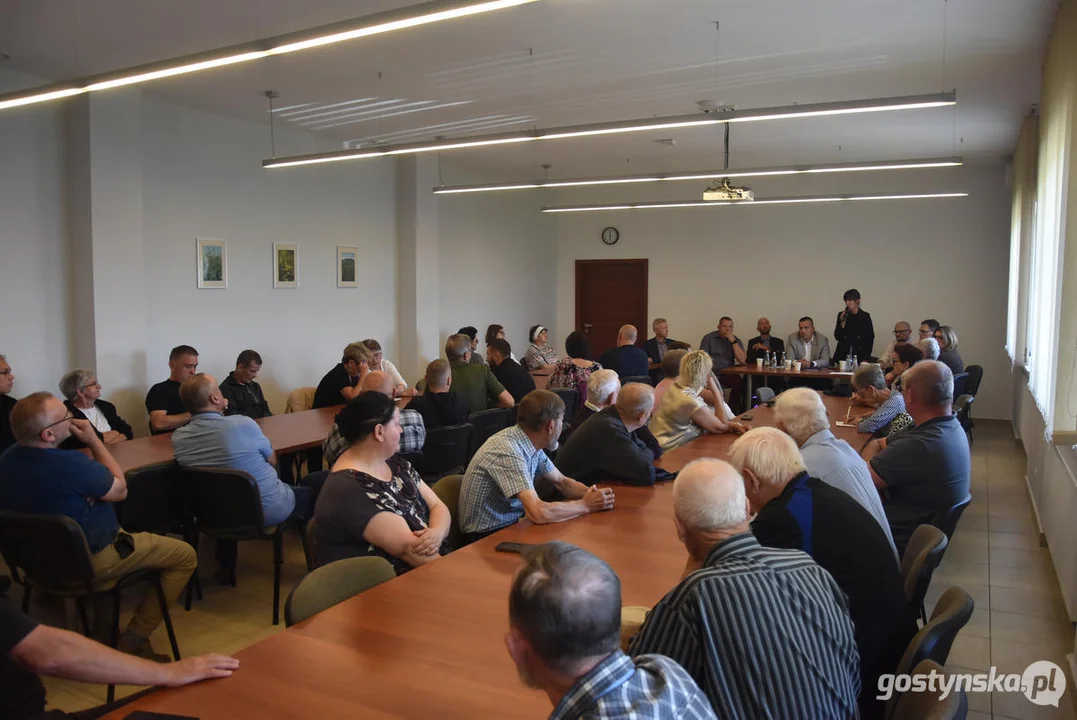 Problem dostarczania wody i podwyżki cen dla mieszkańców czterech miejscowości w gminie Piaski