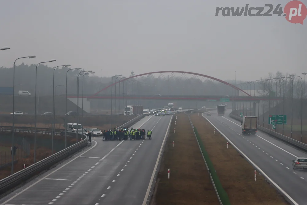 Protest rolników w okolicy Załęcza i na S5