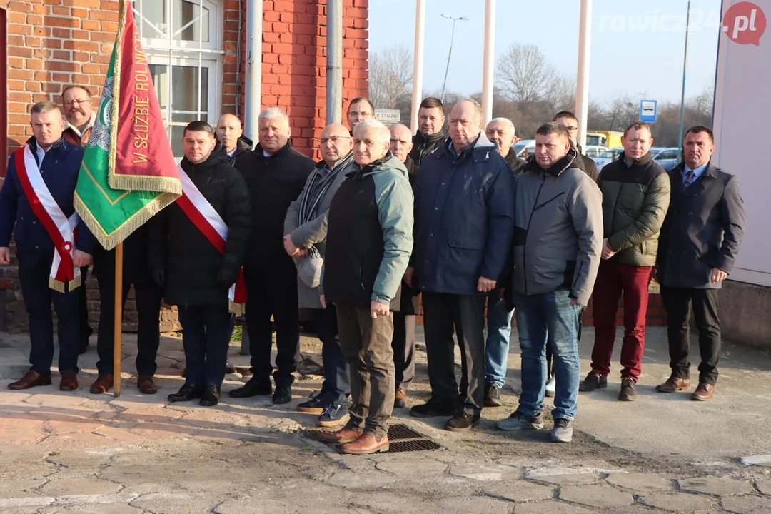 Miejska Górka. Odsłonięcie tablicy z okazji 100-lecia działalności Związku Plantatorów Buraka Cukrowego