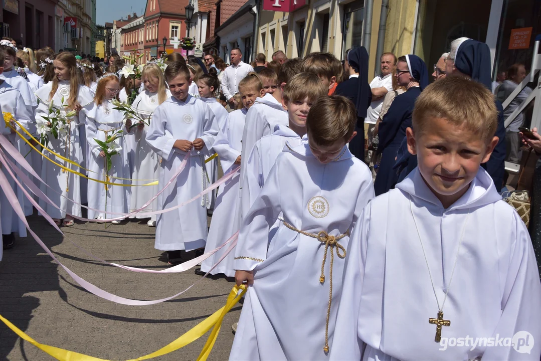 Gostyń - Boże Ciało 2023 - procesja ulicami miasta