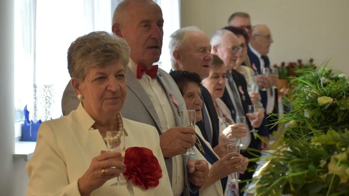 Jubileusze małżeńskie w gminie Pępowo. "Młodzi sądzą, że najlepsze jest to, co nowe, a zapominają o fundamentach" - Zdjęcie główne