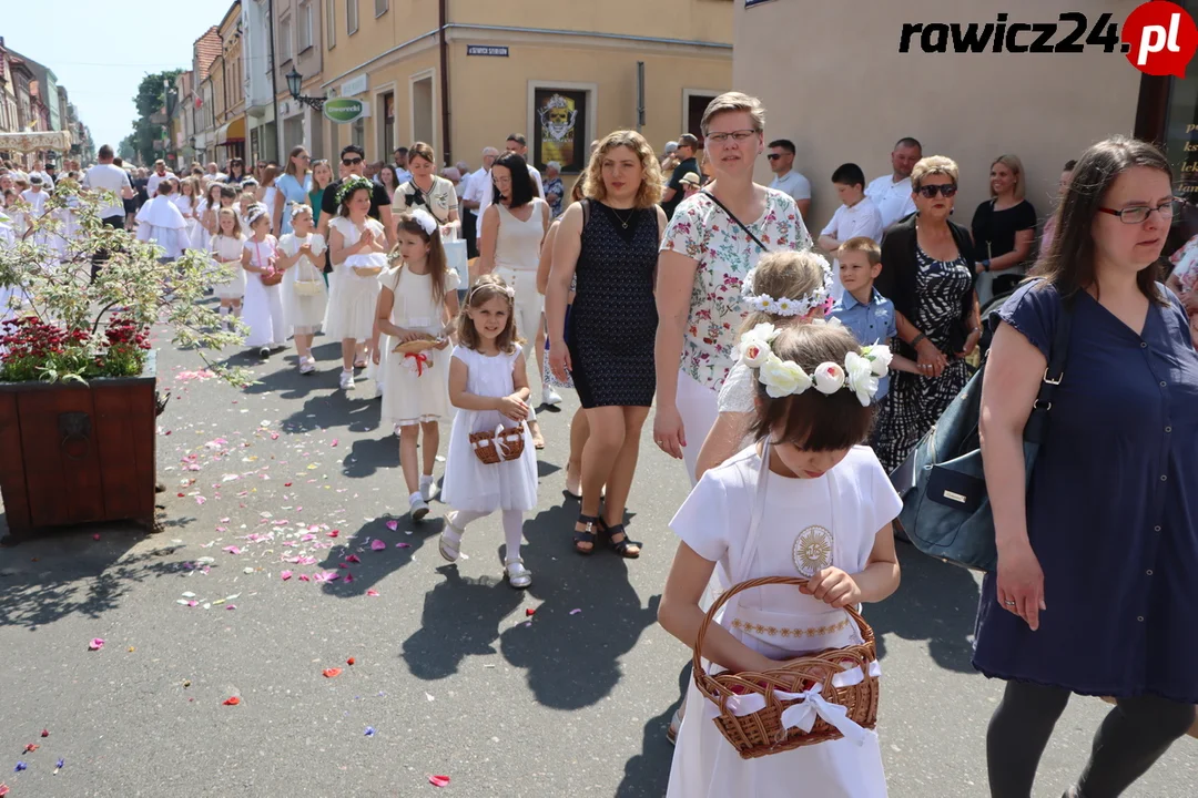 Rawicz. Procesja w Boże Ciało ulicami miasta (2023)