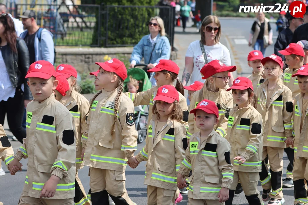 Dziecięce Drużyny Pożarnicze na zawodach w Miejskiej GórceDziecięce Drużyny Pożarnicze na zawodach w Miejskiej Górce