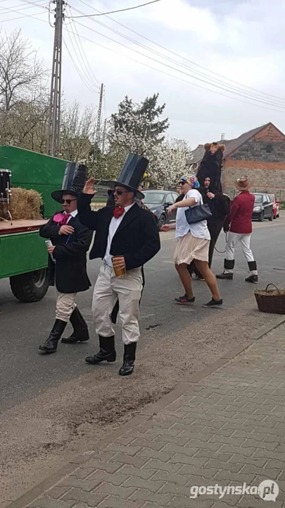 "Niedźwiedzie" wróciły do Zalesia - wesoły śmigus-dyngus