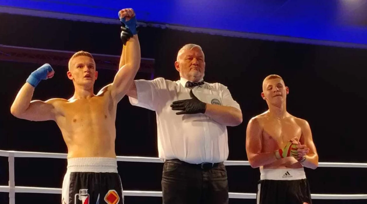 Filip Śronek z Krotoszyna zwyciężył na Kalisz Fight Night [ZDJĘCIA] - Zdjęcie główne