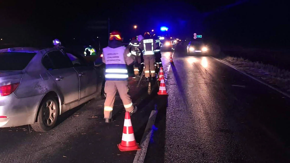 Zderzenie dwóch samochodów w Goli