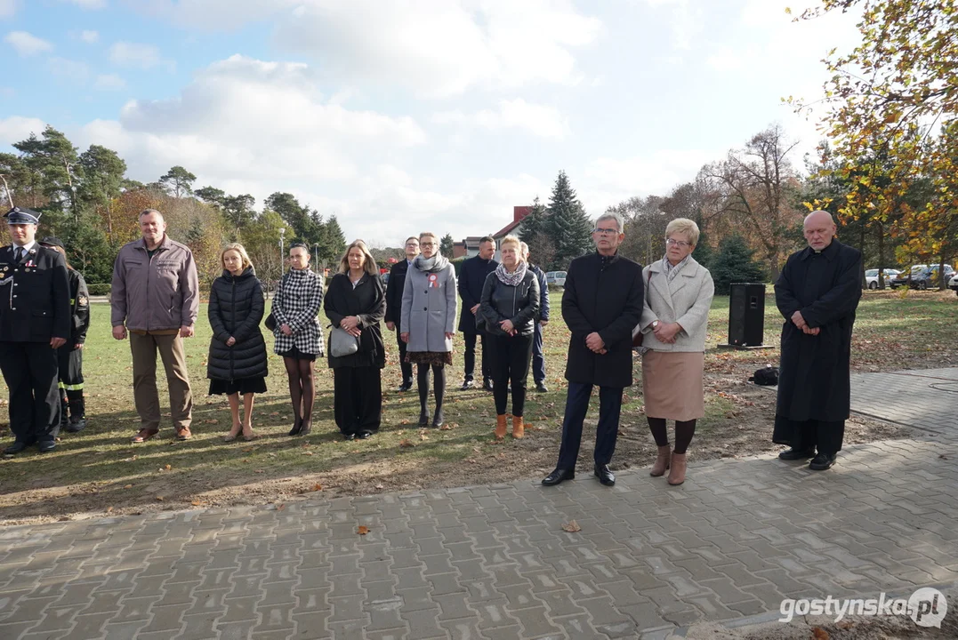 Patriotycznie w Szkole Podstawowej z Oddziałami Integracyjnymi im. M. Kopernika w Piaskach