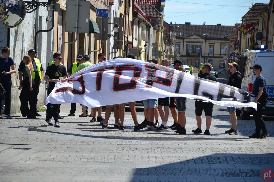 Marsz Równości i kontrmanifestacje w Rawiczu