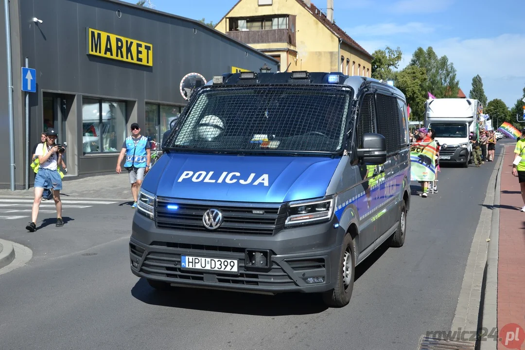 Marsz Równości i kontrmanifestacje w Rawiczu