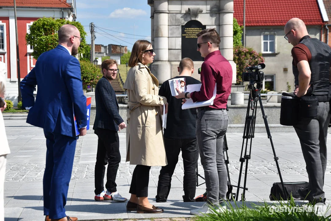 Lider Konfederacji Krzysztof Bosak w Gostyniu spotkał się z mieszkańcami