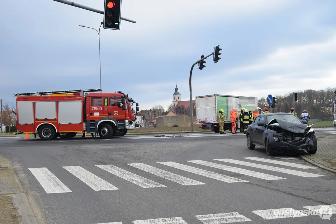 Zderzenie dwóch aut na obwodnicy DW434 w Krobi