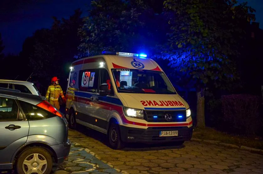 Nie żyje jeden mężczyzn poparzonych w wybuchu w piwnicy bloku w Jarocinie