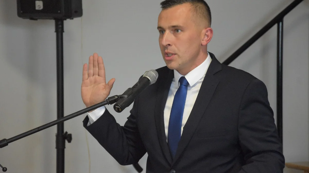 Ślubowanie nowego wójta gminy Piaski. Dariusz Naskręt podziękował mieszkańcom za wybór - Zdjęcie główne