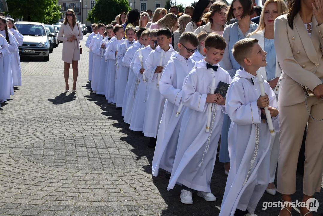 Sakrament I Komunii Świętej w parafii w Pogorzeli