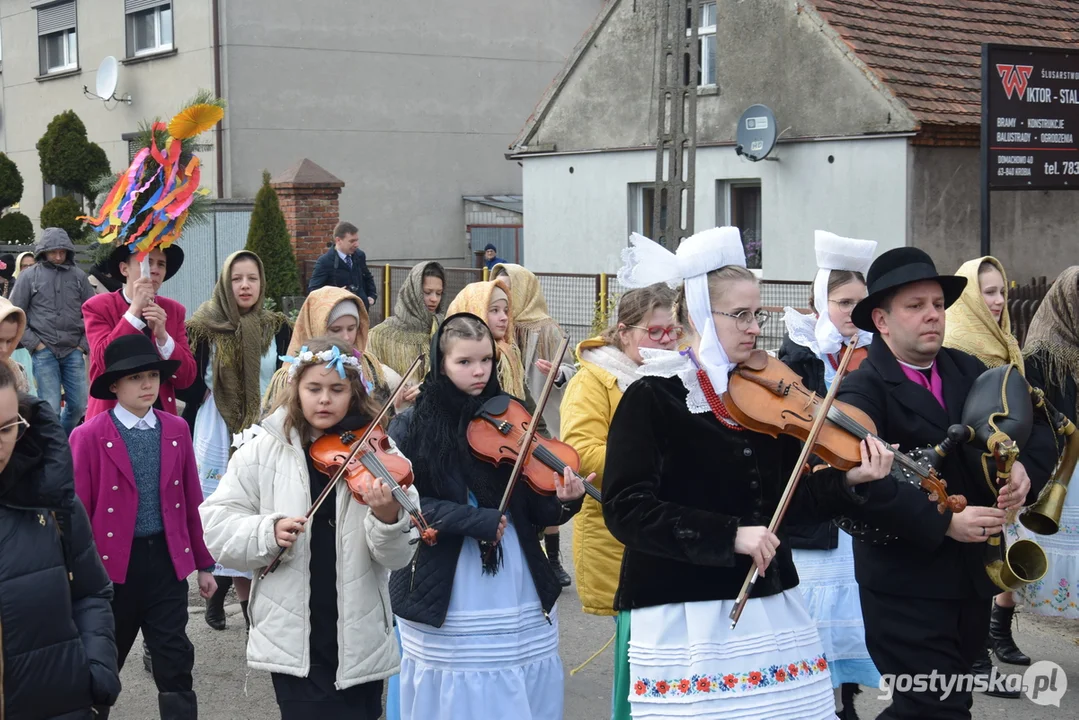 Obrzędy palenia i topienia "śmiercichy" oraz "nowego lotka" na Biskupiźnie