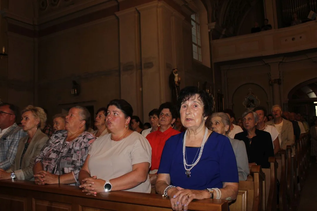 Uroczystość Matki Bożej Cieleckiej w parafii św. Małgorzaty w Cielczy z zawierzeniem KGW z gminy Jarocin