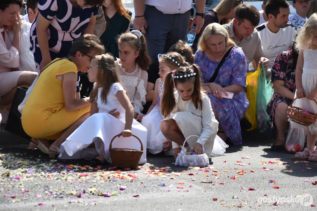 Gostyń - Boże Ciało 2023 - procesja ulicami miasta