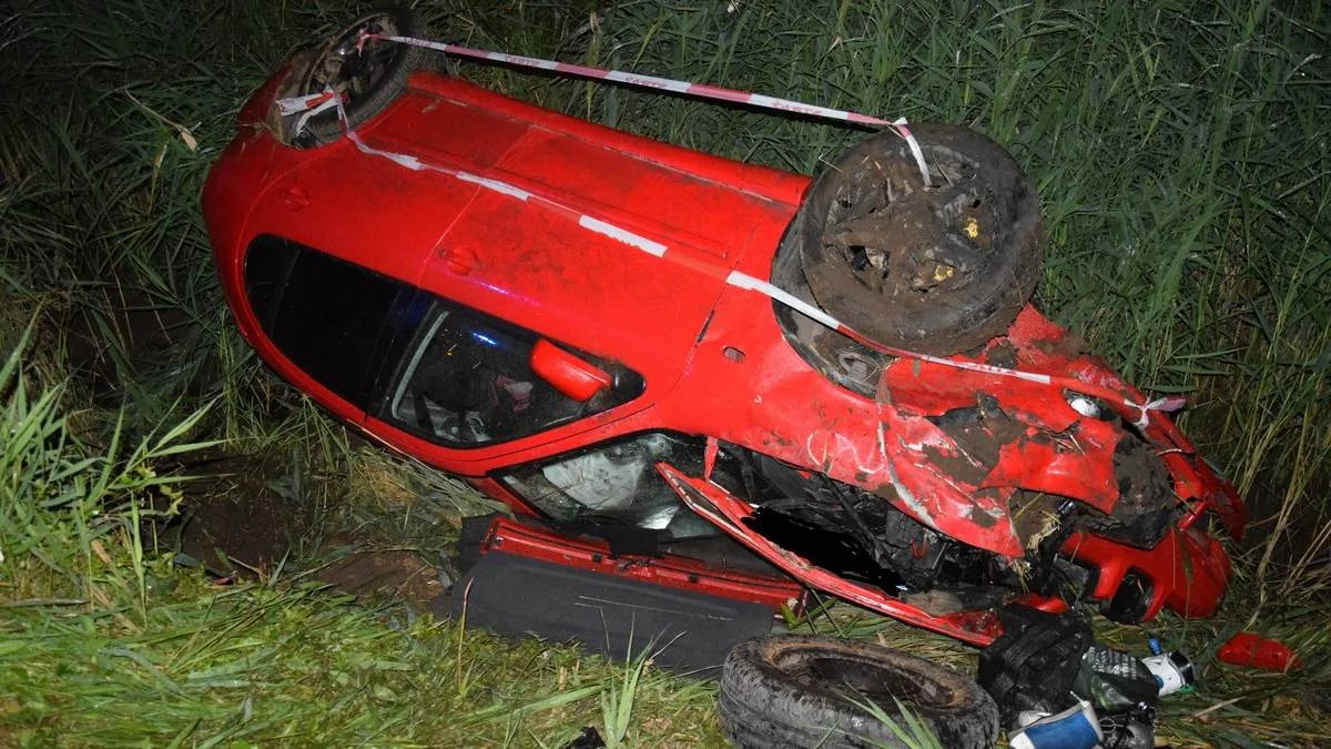 Dwie osoby ranne w wypadku na trasie Gostyń - Grabonóg - Zdjęcie główne