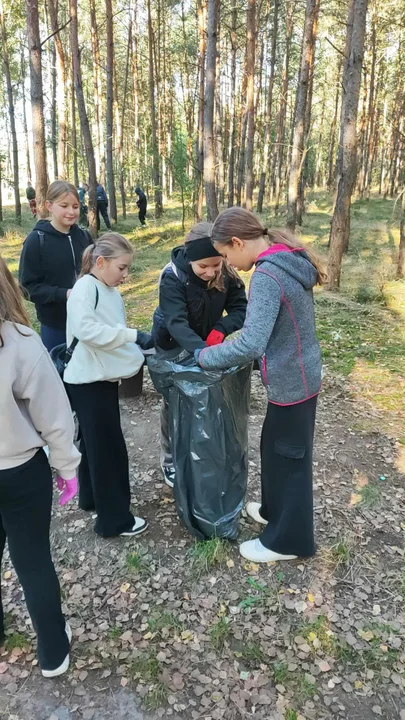 Akcja "Czysty las, czysta gmina" w Nadleśnictwie Piaski