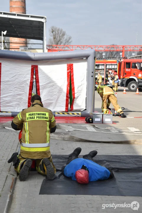 Ćwiczenia zastępów JRG oraz strażaków ochotników w zakładzie przetwórstwa spożywczego Pudliszkach