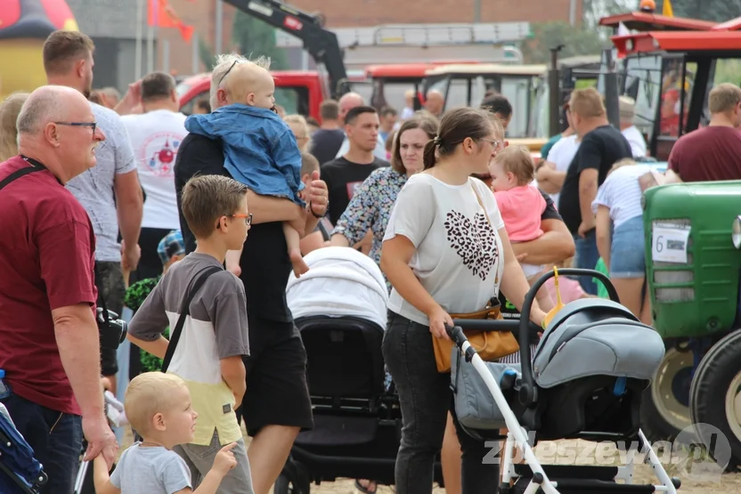 Zlot starych ciągników  wKucharach