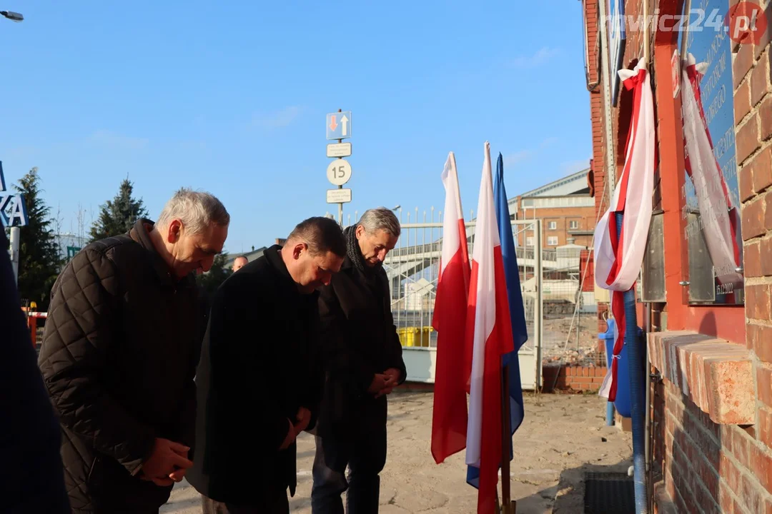 Miejska Górka. Odsłonięcie tablicy z okazji 100-lecia działalności Związku Plantatorów Buraka Cukrowego