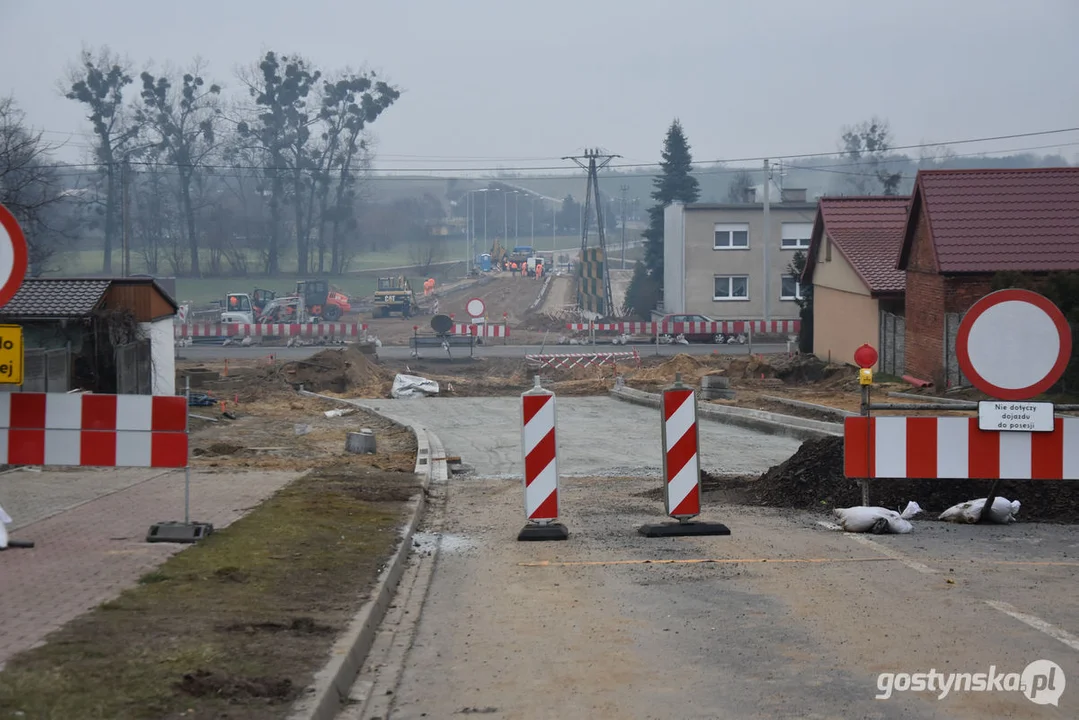 Rondo na ul. Poznańskiej w Gostyniu w budowie