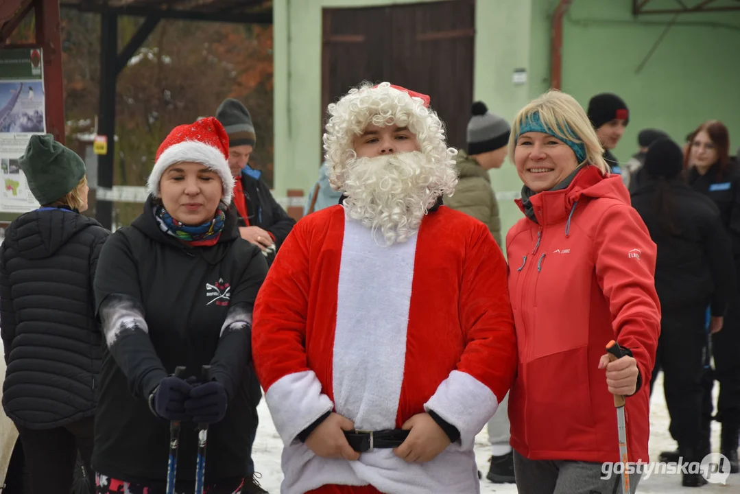 Mikołajkowy Charytatywny Marsz Nordic Walking „Idziemy dla Julki”