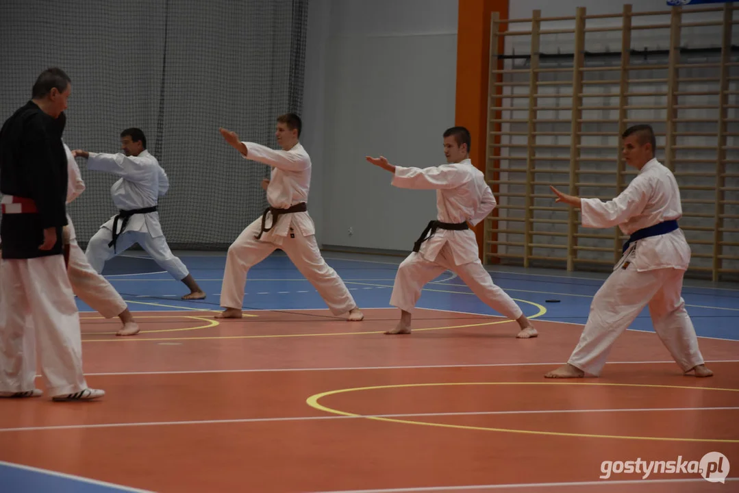 Trening Klubu TKKF Tęcza w nowej hali sportowej w Gostyniu