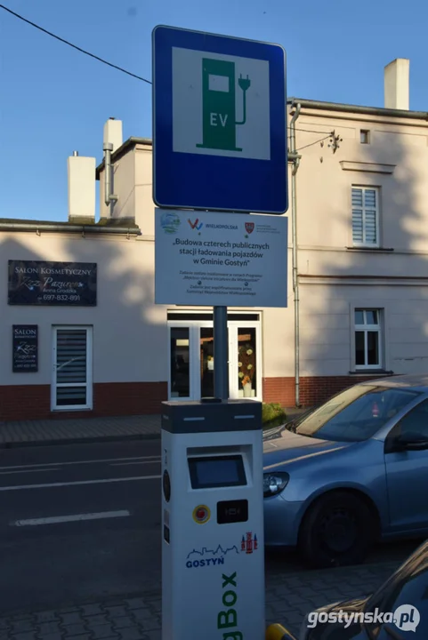 Stacje doładowań samochodów elektrycznych w Gostyniu już działają