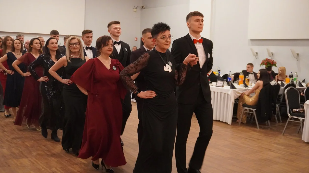 Studniówka 2026 Zespołu Szkół Technicznych w Pleszewie. Jedna noc, wiele pięknych wspomnień - Zdjęcie główne