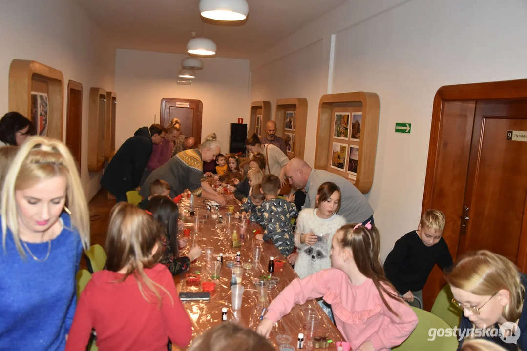 Niedziela w bibliotece w Gostyniu w świątecznym klimacie