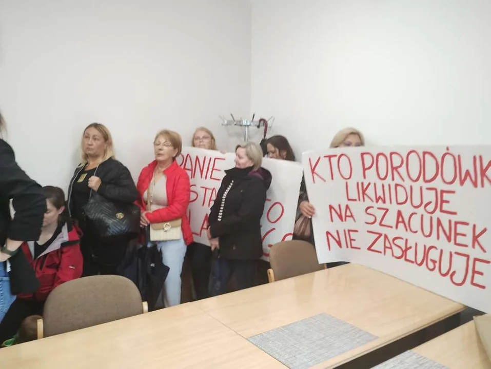 Protest wobec likwidacji położnictwa i oddziału noworodkowego w jarocińskim szpitalu