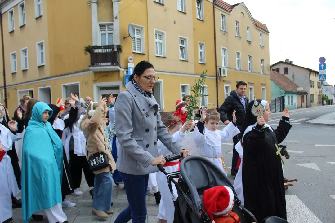 Marsz Wszystkich Świętych w parafii św. Marcina w Jarocinie