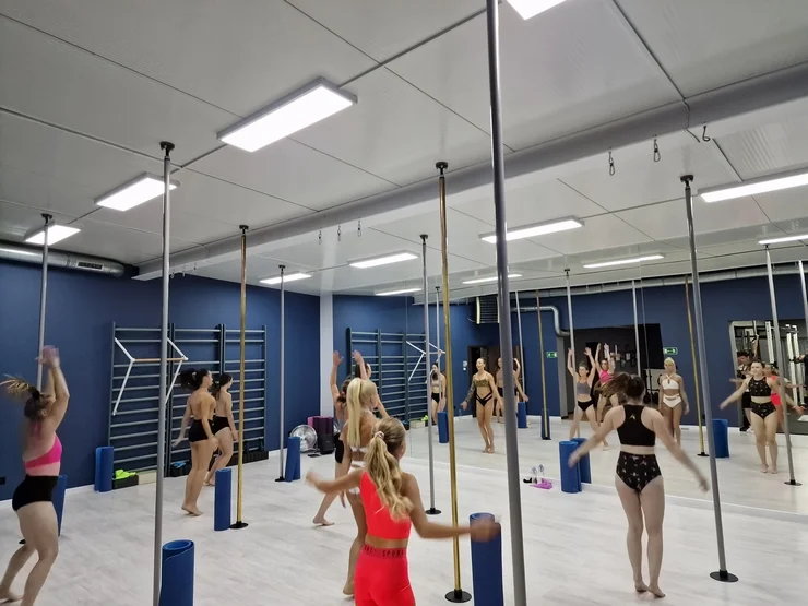 Evey Studio - szkoła pole dance w Pleszewie