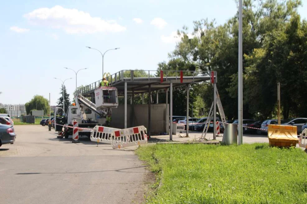 Myjnia samochodowa na parkingu przy ul. św. Ducha