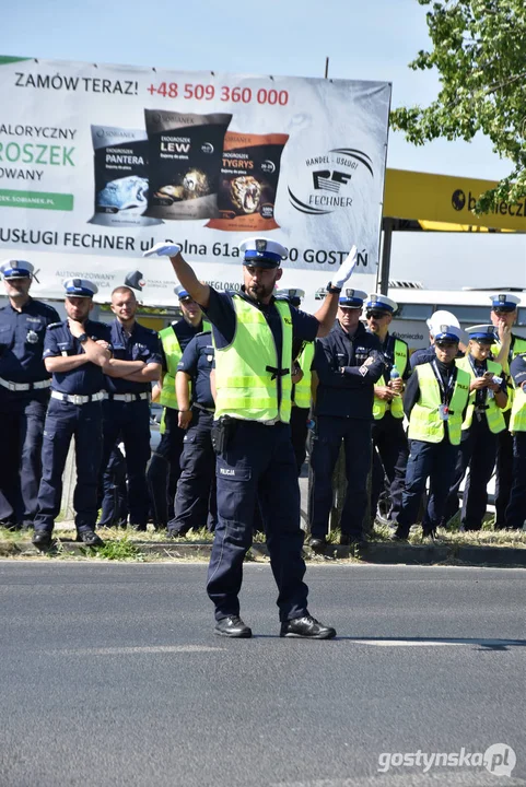 34. Konkurs "Policjant ruchu drogowego 2024” w Gostyniu. Dzień drugi - ręczna regulacja ruchem