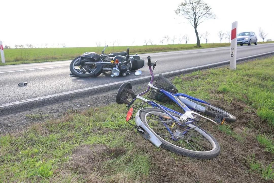 Zderzenie motorowerzysty z rowerzystą na DK12 Hersztupowo-Gola